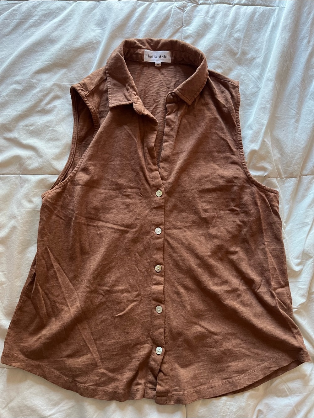 Bella Dahl Sleeveless Button-Front Shirt in Chestnut Brown